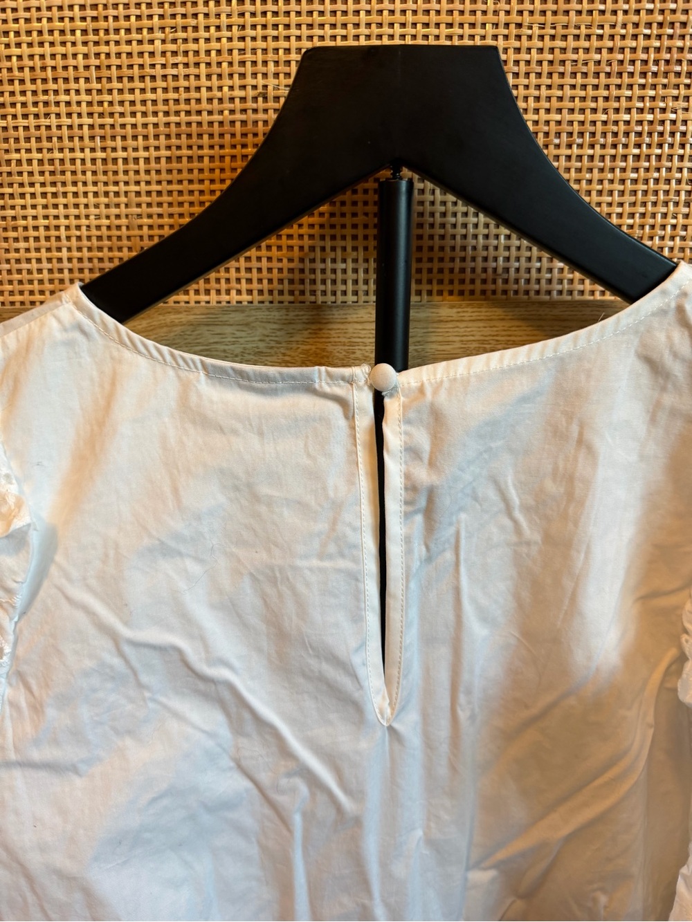 Who What Wear White Eyelet Ruffle Sleeve Top - Picture 6 of 8
